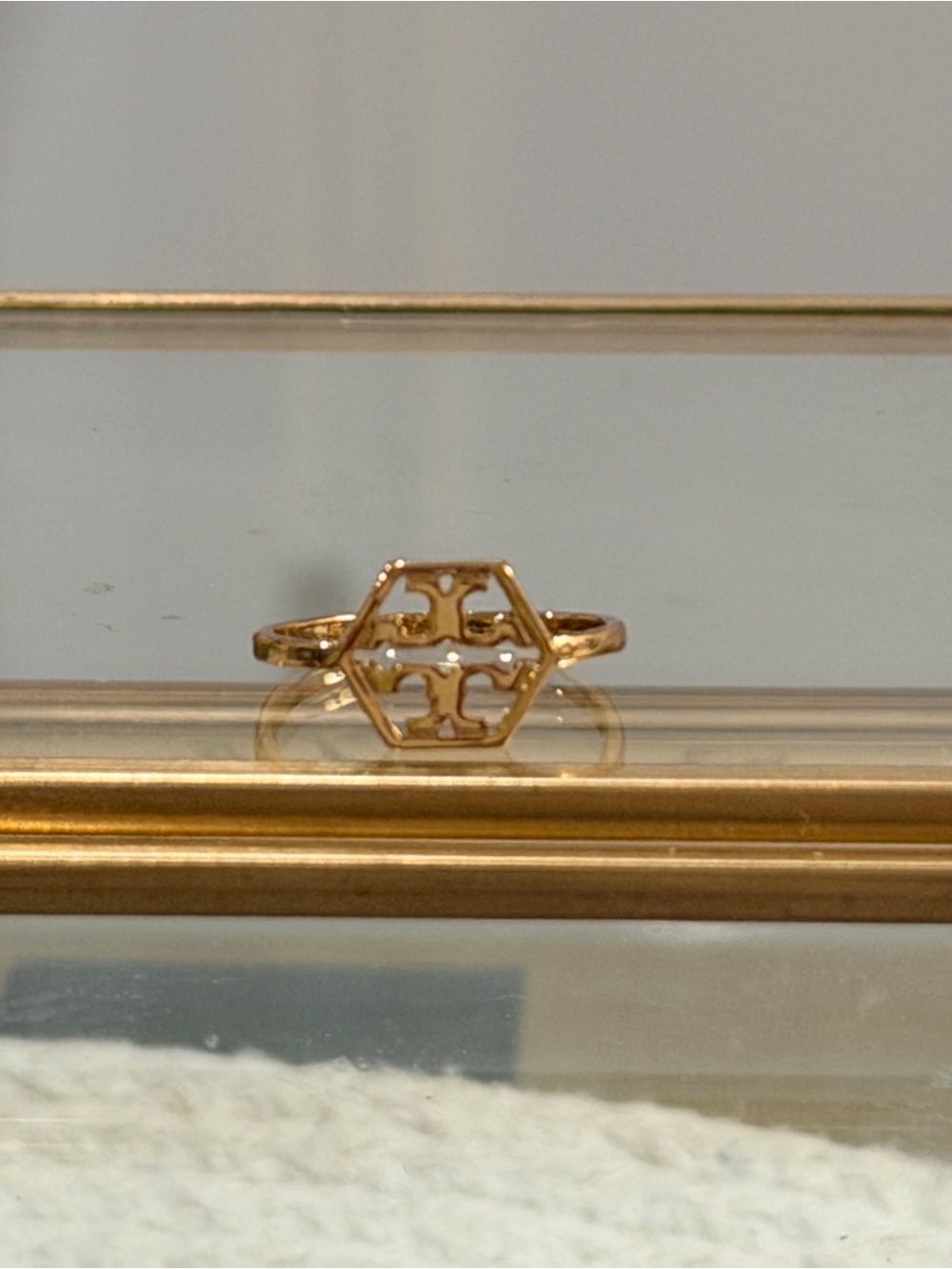 Tory Burch Gold Hexagonal Logo Openwork Ring | New + Dust Bag - Size 7 - Picture 4 of 7